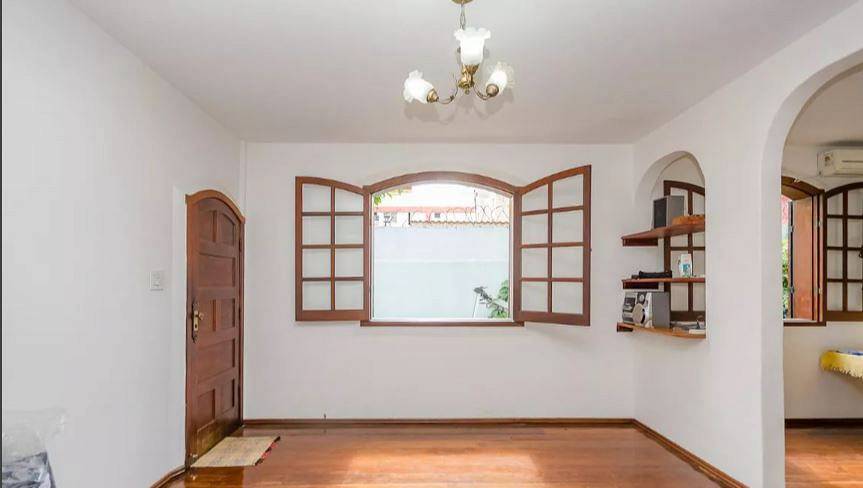 Foto 3 de Casa com 3 Quartos para alugar, 330m² em Nova Suíssa, Belo Horizonte