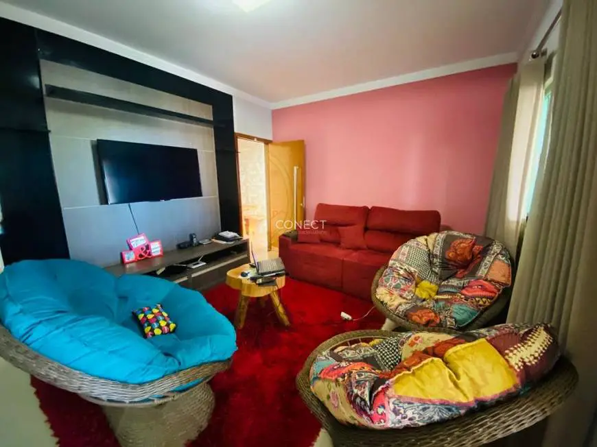Foto 1 de Casa com 3 Quartos para alugar, 200m² em Taguatinga Norte, Brasília