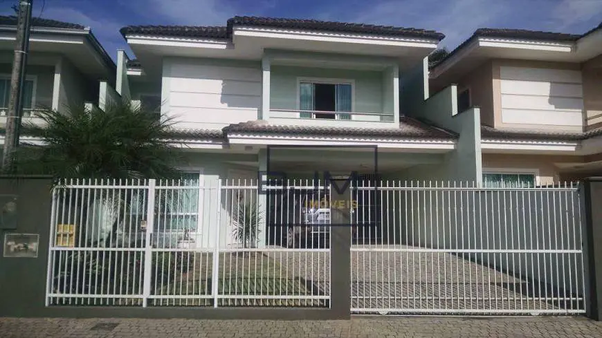 Foto 2 de Sobrado com 3 Quartos à venda, 162m² em Costa E Silva, Joinville