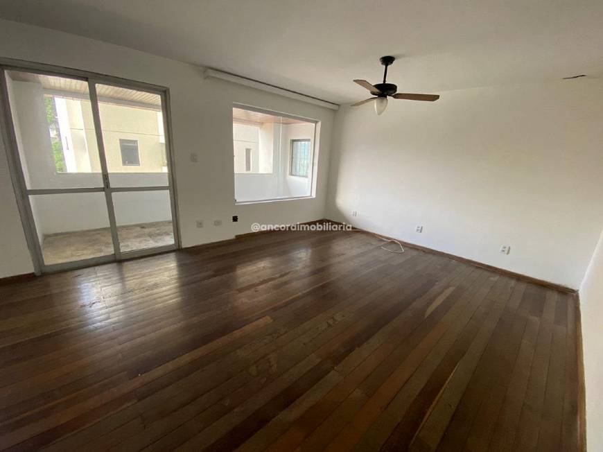 Foto 3 de Apartamento com 3 Quartos para alugar, 201m² em Derby, Recife