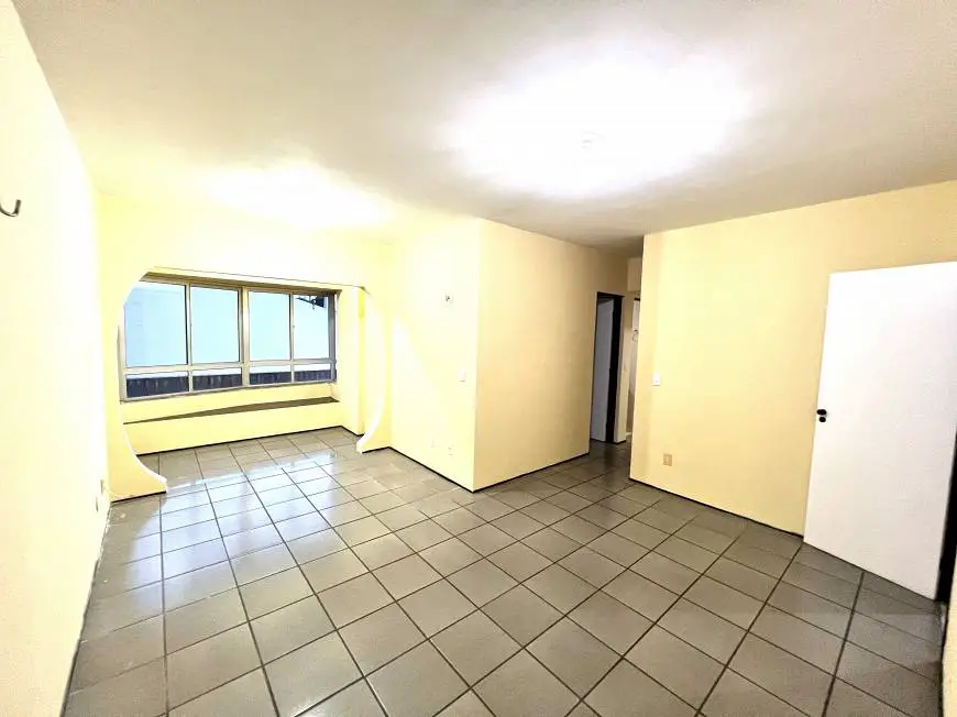 Foto 4 de Apartamento com 3 Quartos para alugar, 109m² em Fátima, Fortaleza