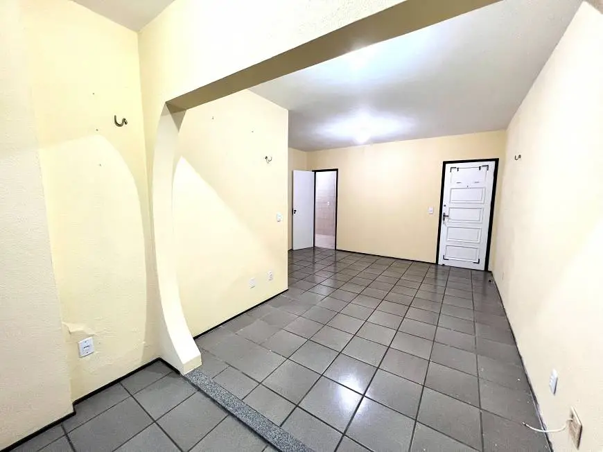 Foto 5 de Apartamento com 3 Quartos para alugar, 109m² em Fátima, Fortaleza