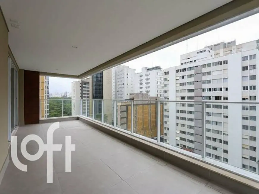 Foto 3 de Apartamento com 4 Quartos à venda, 330m² em Itaim Bibi, São Paulo
