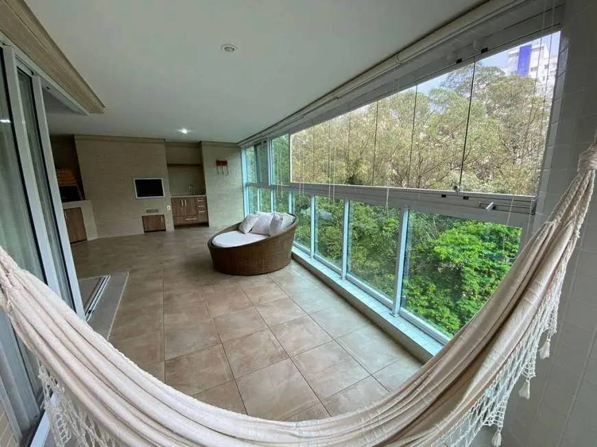 Foto 1 de Apartamento com 4 Quartos para alugar, 207m² em Panamby, São Paulo