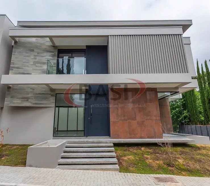 Foto 1 de Casa com 3 Quartos à venda, 260m² em Uberaba, Curitiba