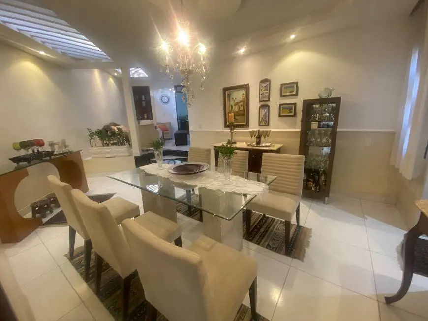 Foto 2 de Casa com 4 Quartos à venda, 280m² em Capim Macio, Natal