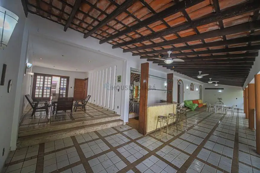 Foto 3 de Casa com 4 Quartos à venda, 1080m² em Jardim Petrópolis, Cuiabá