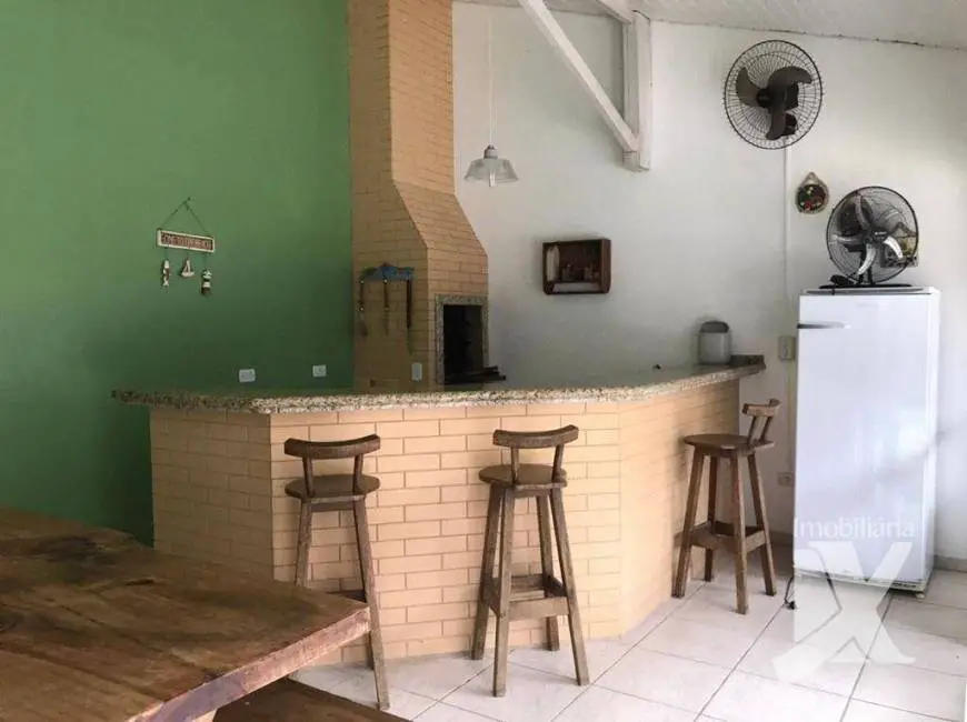 Foto 2 de Casa com 5 Quartos para alugar, 260m² em Atami Sul, Pontal do Paraná
