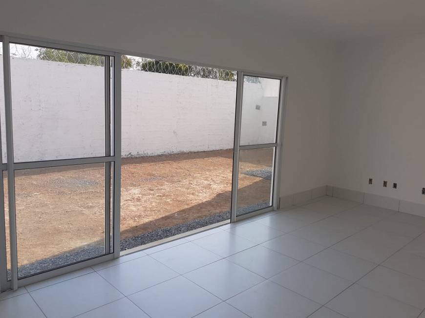 Foto 2 de Casa de Condomínio com 3 Quartos à venda, 132m² em Condomínio Florais Cuiabá Residencial, Cuiabá