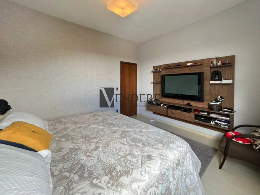 Foto 5 de Casa de Condomínio com 4 Quartos para alugar, 360m² em Vila Castela , Nova Lima