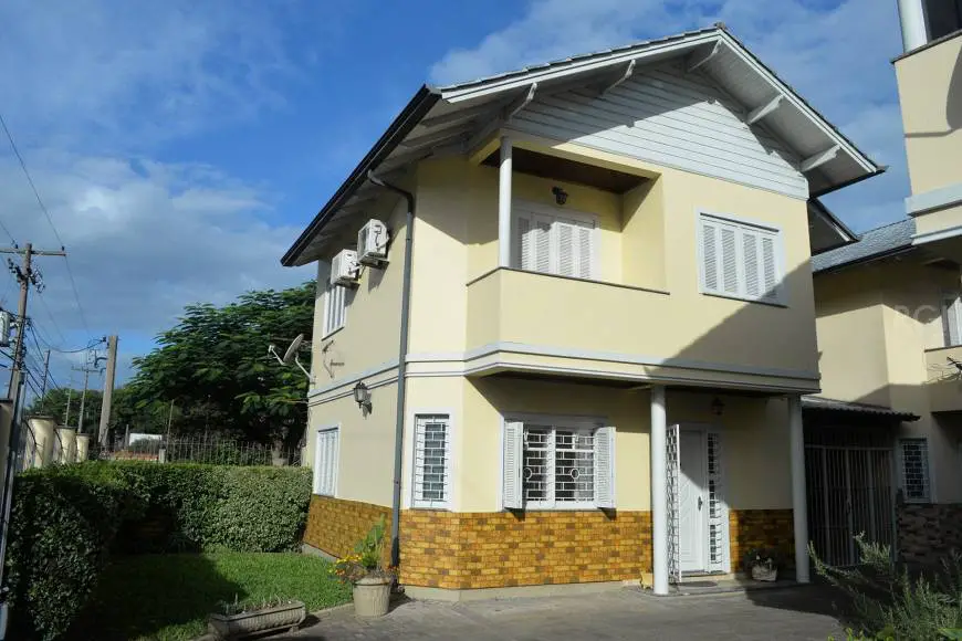 Foto 1 de Sobrado com 3 Quartos à venda, 114m² em Agronomia, Porto Alegre