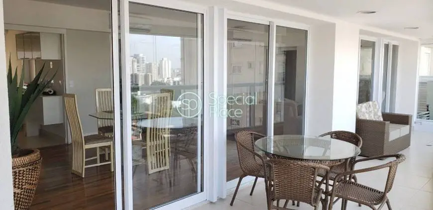 Foto 2 de Apartamento com 3 Quartos à venda, 143m² em Água Branca, São Paulo