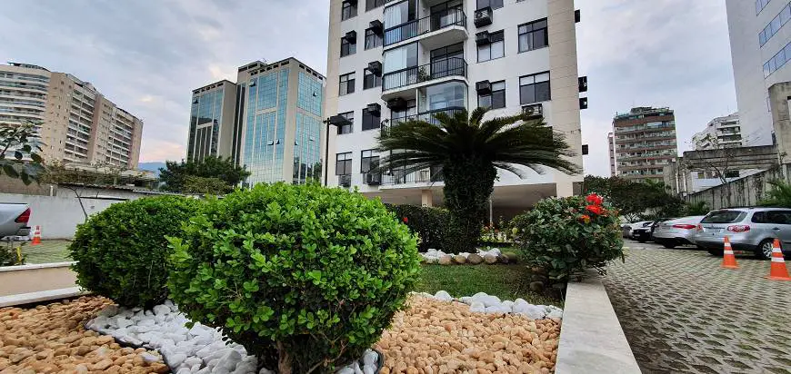 Foto 1 de Apartamento com 3 Quartos à venda, 62m² em Barra da Tijuca, Rio de Janeiro