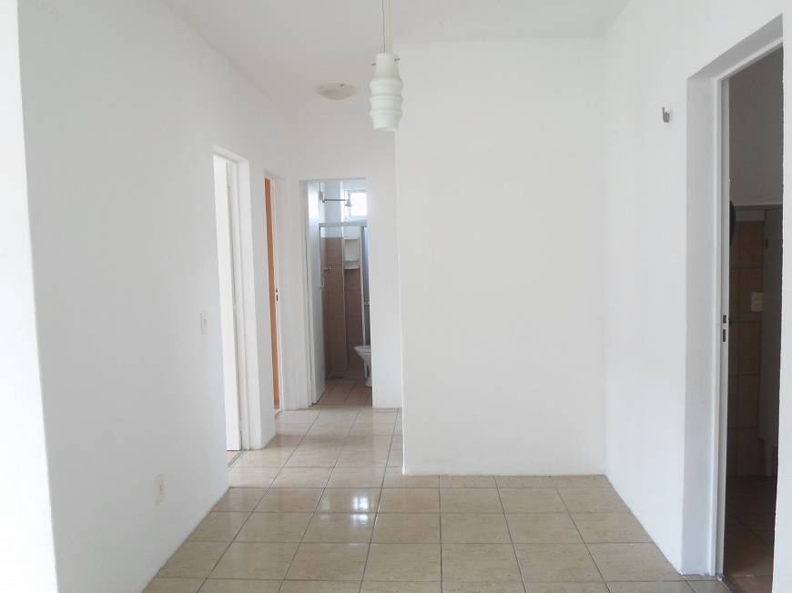 Foto 2 de Apartamento com 3 Quartos para alugar, 60m² em Carlito Pamplona, Fortaleza