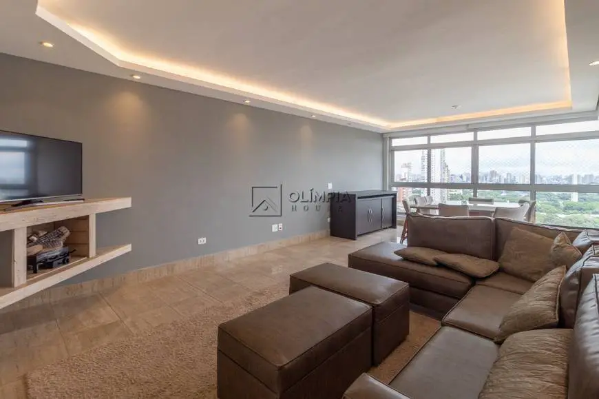 Foto 2 de Apartamento com 3 Quartos para alugar, 135m² em Ibirapuera, São Paulo