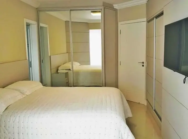 Foto 1 de Apartamento com 4 Quartos para alugar, 180m² em Quadra Mar Centro, Balneário Camboriú