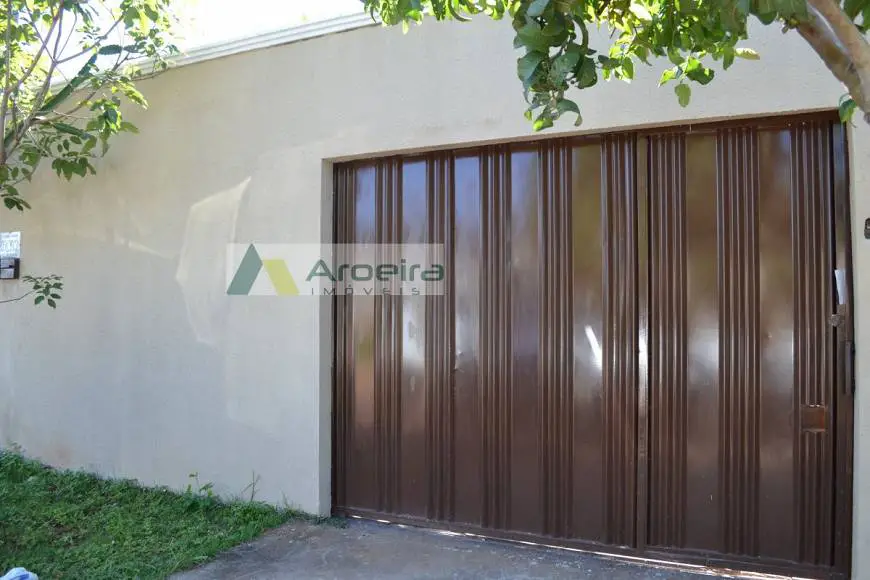 Foto 1 de Casa com 2 Quartos para alugar, 95m² em Residencial Araguaia, Trindade