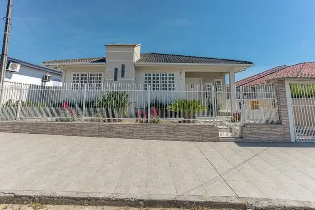 Foto 1 de Casa com 3 Quartos à venda, 450m² em Nossa Senhora da Salete, Criciúma