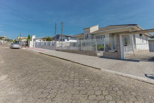 Foto 2 de Casa com 3 Quartos à venda, 450m² em Nossa Senhora da Salete, Criciúma