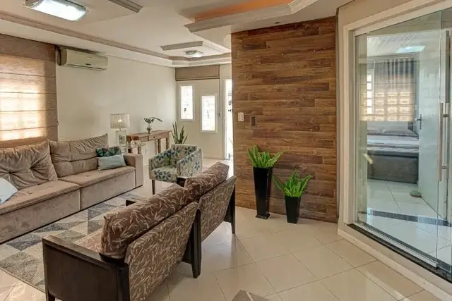 Foto 3 de Casa com 3 Quartos à venda, 450m² em Nossa Senhora da Salete, Criciúma