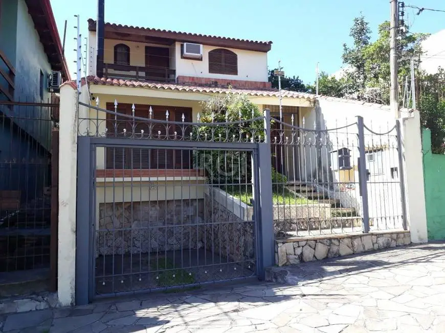 Foto 4 de Casa com 3 Quartos à venda, 184m² em Santo Antônio, Porto Alegre