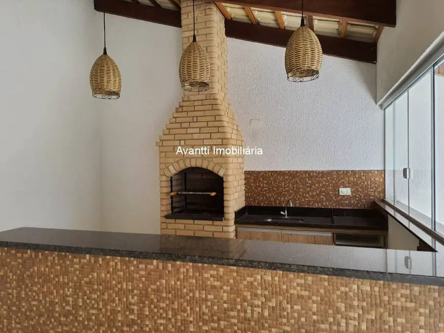 Foto 1 de Casa com 3 Quartos à venda, 360m² em Segismundo Pereira, Uberlândia