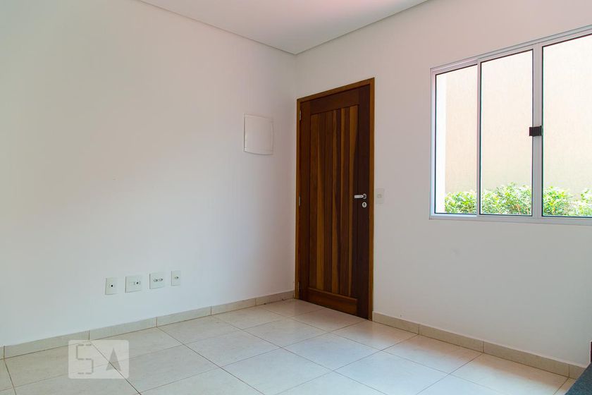 Foto 1 de Casa de Condomínio com 2 Quartos para alugar, 85m² em Jabaquara, São Paulo