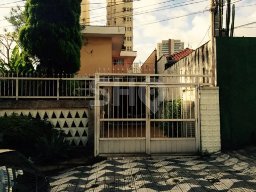 Foto 1 de Sobrado com 3 Quartos à venda, 241m² em Mirandópolis, São Paulo
