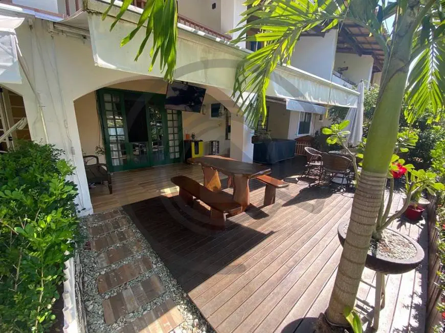 Foto 1 de Apartamento com 3 Quartos à venda, 140m² em Estrada do Coco, Lauro de Freitas