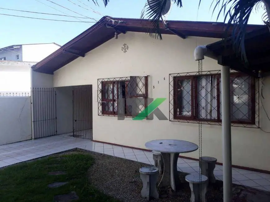Foto 1 de Casa com 5 Quartos à venda, 250m² em Nacoes, Balneário Camboriú