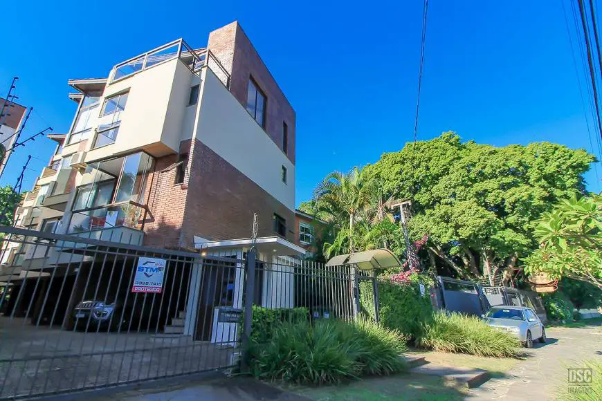 Foto 2 de Casa de Condomínio com 3 Quartos à venda, 200m² em Vila Assunção, Porto Alegre