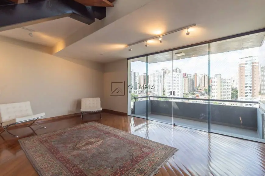 Foto 2 de Cobertura com 3 Quartos para alugar, 245m² em Pinheiros, São Paulo