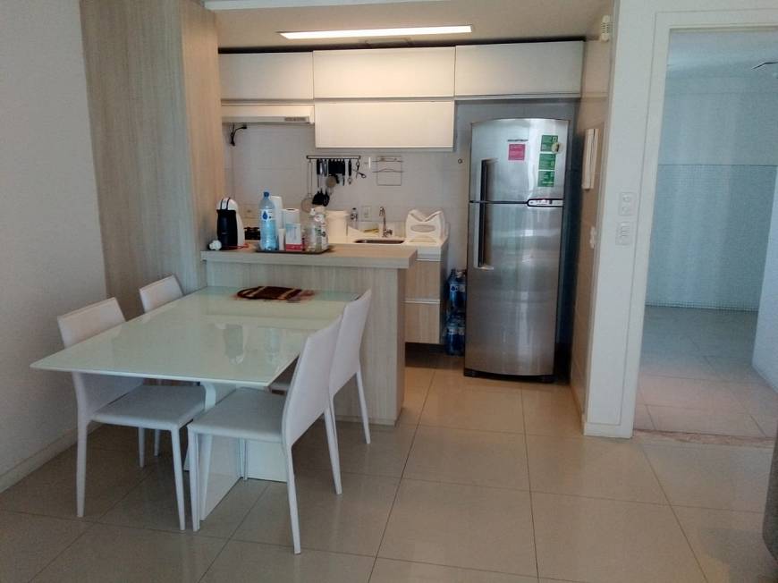 Foto 2 de Apartamento com 2 Quartos à venda, 68m² em Meireles, Fortaleza