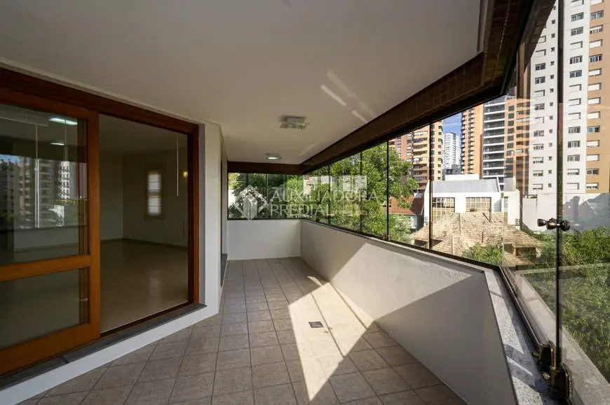 Foto 2 de Apartamento com 3 Quartos à venda, 179m² em Centro, Novo Hamburgo