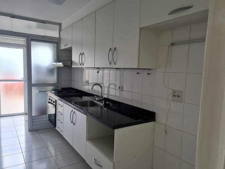 Foto 4 de Apartamento com 3 Quartos para venda ou aluguel, 82m² em Jardim Ester Yolanda, São Paulo