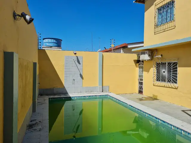 Foto 5 de Casa com 4 Quartos à venda, 450m² em Planalto, Manaus