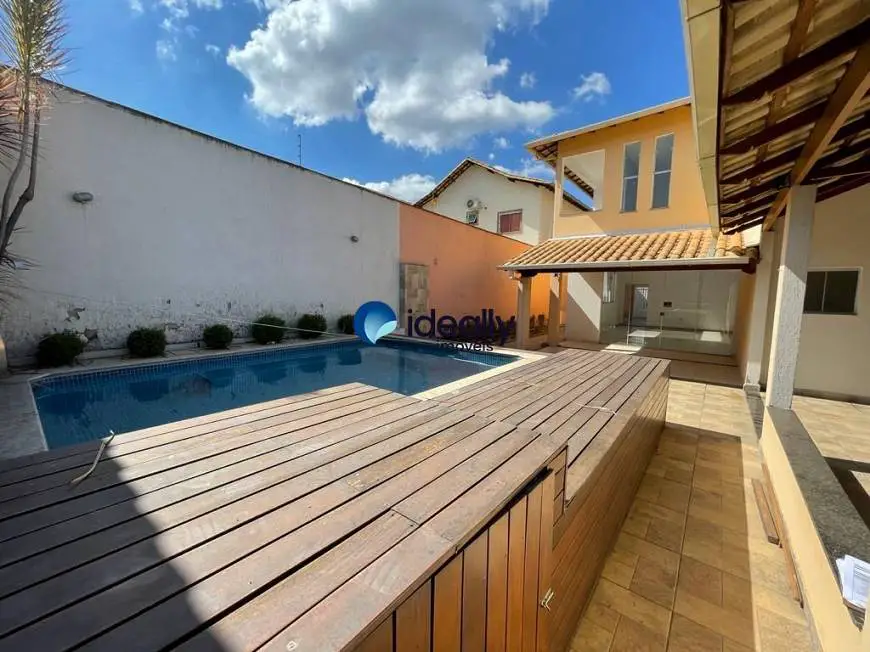 Foto 1 de Casa com 4 Quartos para alugar, 250m² em Trevo, Belo Horizonte
