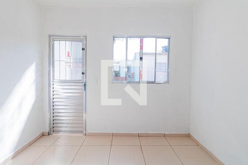Foto 1 de Casa de Condomínio com 2 Quartos para alugar, 60m² em Jardim Daysy, São Paulo