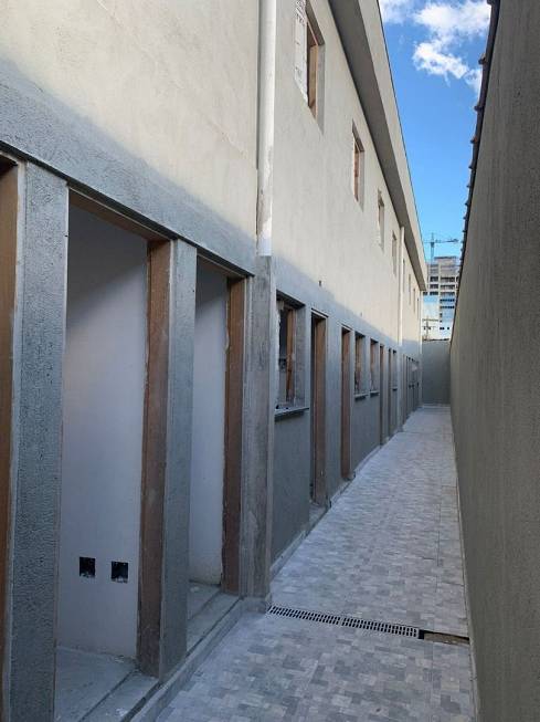 Foto 3 de Casa de Condomínio com 2 Quartos à venda, 71m² em Jardim Gloria, Praia Grande