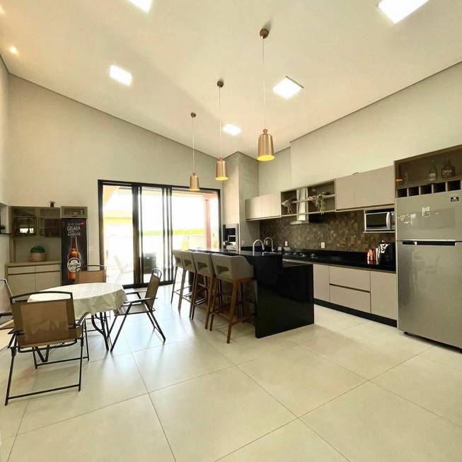 Foto 2 de Casa de Condomínio com 3 Quartos à venda, 239m² em Condominio Residencial Vila Jardim, Cuiabá