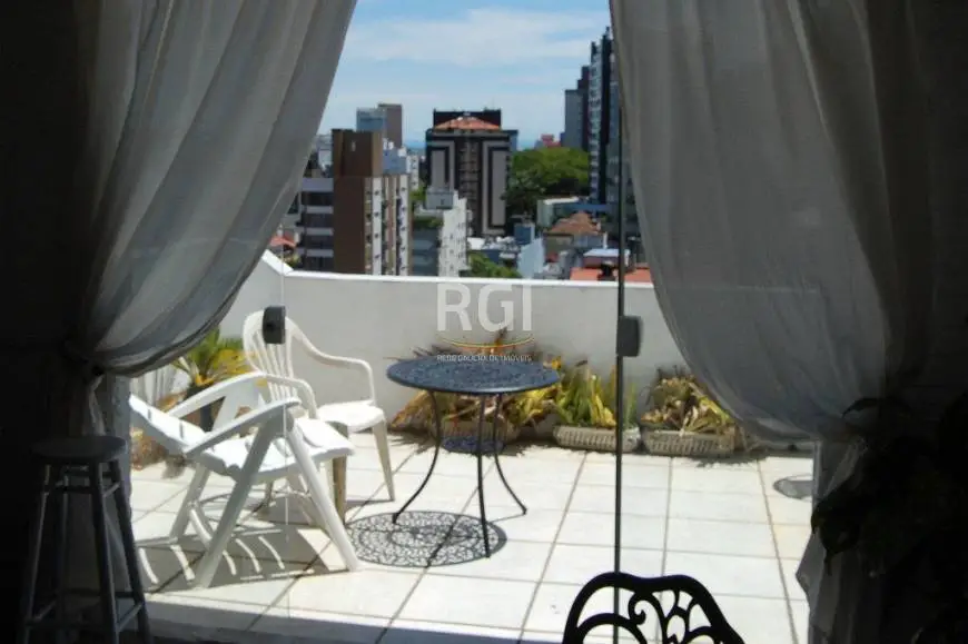 Foto 2 de Cobertura com 2 Quartos à venda, 92m² em Rio Branco, Porto Alegre