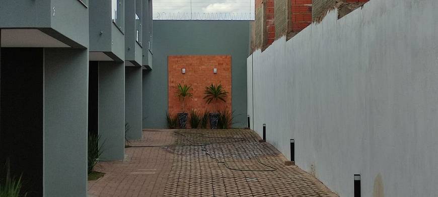 Foto 3 de Sobrado com 2 Quartos à venda, 82m² em Mata do Jacinto, Campo Grande