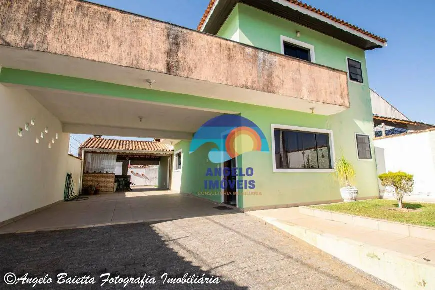 Foto 2 de Sobrado com 3 Quartos à venda, 150m² em Estancia Sao Jose, Peruíbe