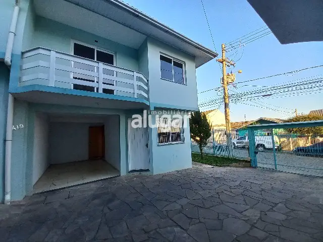Foto 1 de Sobrado com 3 Quartos para alugar, 98m² em Fátima, Caxias do Sul