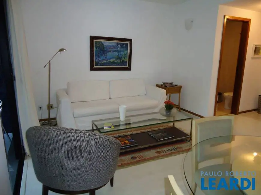 Foto 3 de Apartamento com 1 Quarto para alugar, 65m² em Bela Vista, São Paulo
