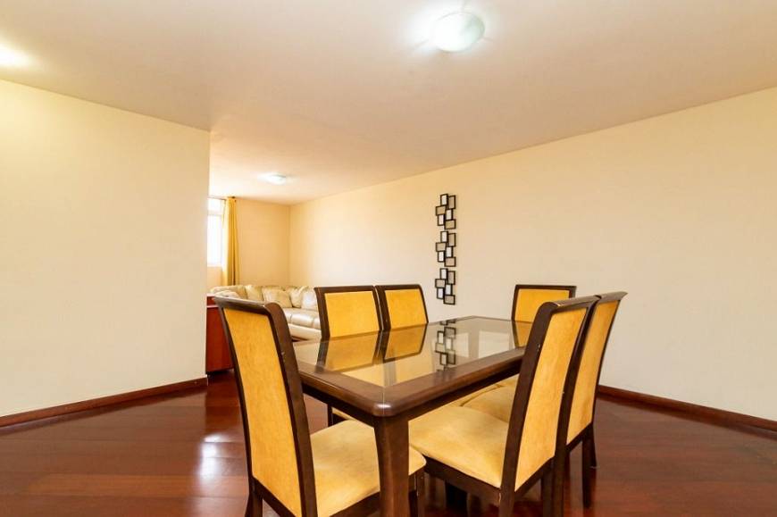Foto 2 de Apartamento com 2 Quartos à venda, 75m² em Água Verde, Curitiba