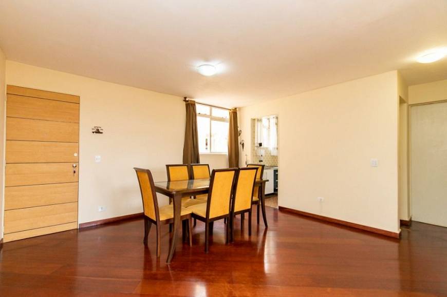 Foto 4 de Apartamento com 2 Quartos à venda, 75m² em Água Verde, Curitiba
