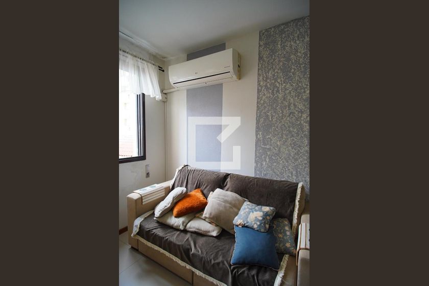 Foto 2 de Apartamento com 2 Quartos para alugar, 40m² em Cristo Redentor, Porto Alegre
