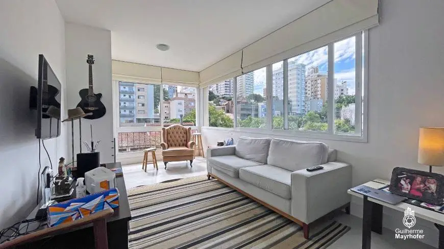 Foto 4 de Apartamento com 2 Quartos à venda, 76m² em Petrópolis, Porto Alegre