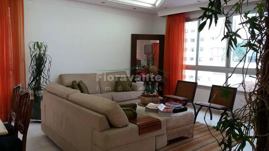 Foto 1 de Apartamento com 3 Quartos à venda, 210m² em Embaré, Santos